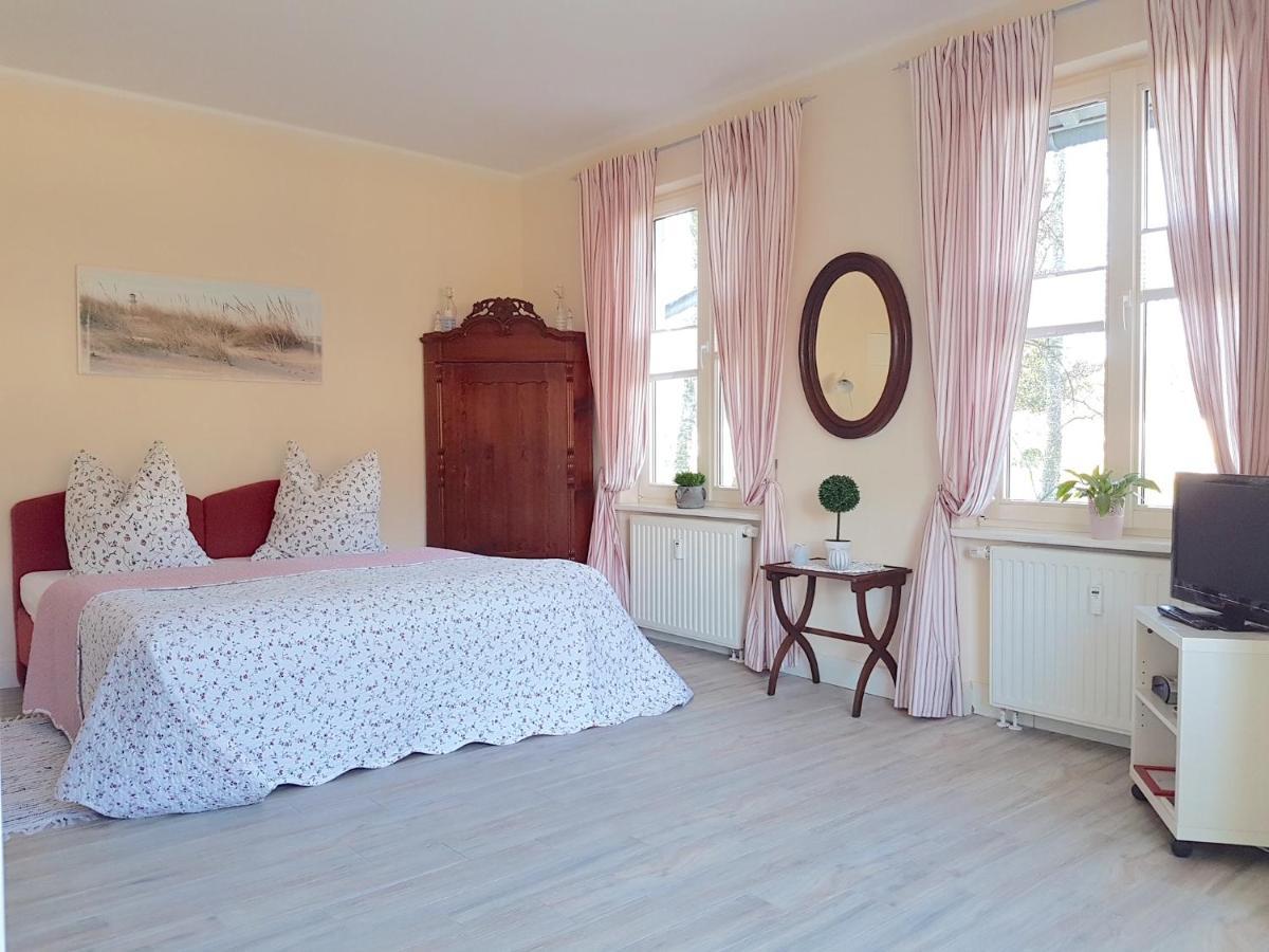 Ferienwohnungen im Haus Borée Prerow Extérieur photo